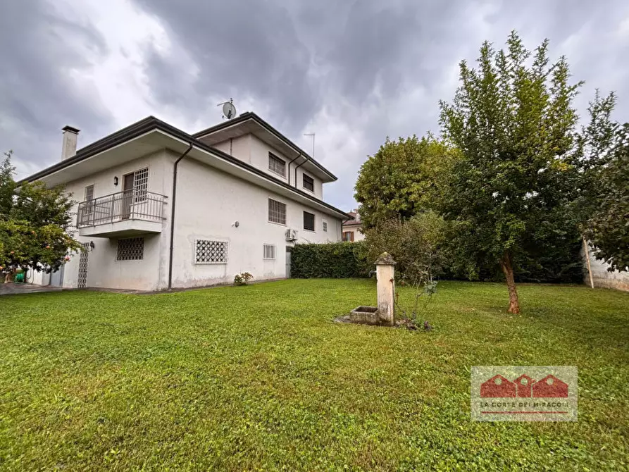 Immagine 4 di Casa bifamiliare in affitto  in Via delle Ortensie a Caldogno