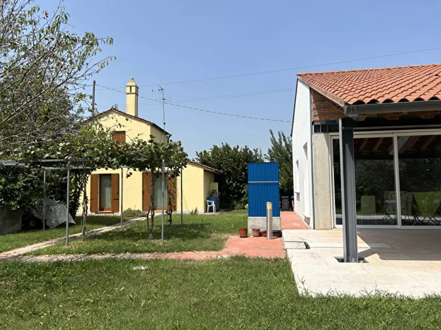 Immagine 2 di Casa indipendente in affitto  in Via Ca' Nogara a Mira