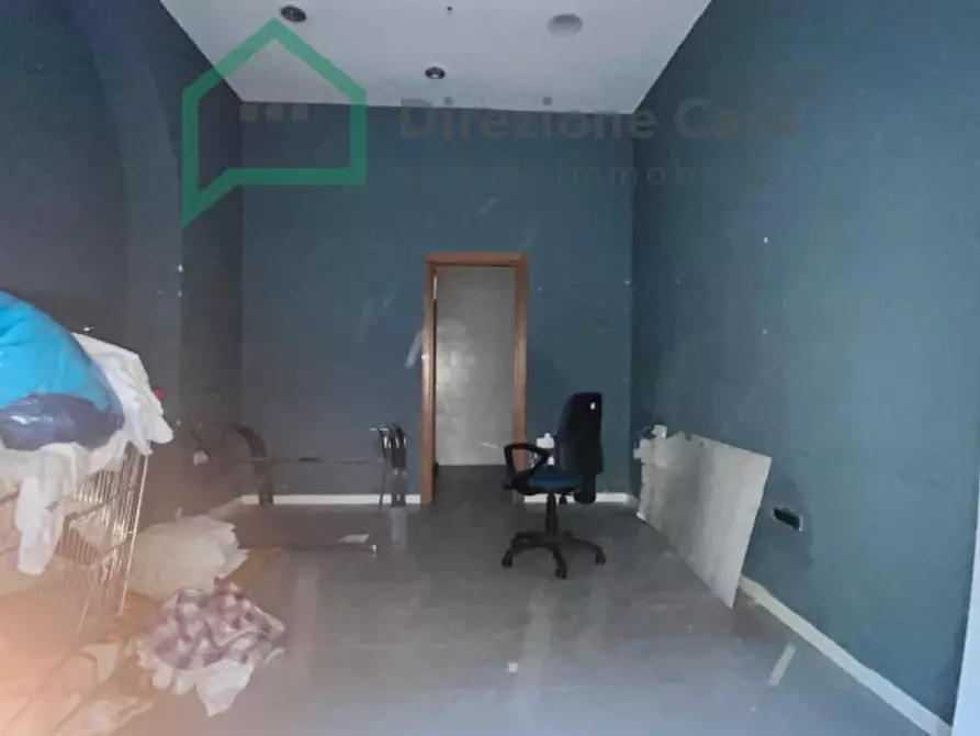 Immagine 9 di Negozio in vendita  in VIA FOGGIA a Napoli