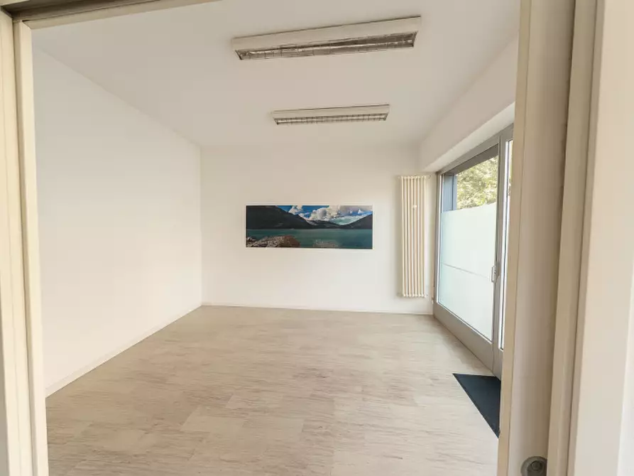 Immagine 2 di Negozio in affitto  in piazza severi a Padova