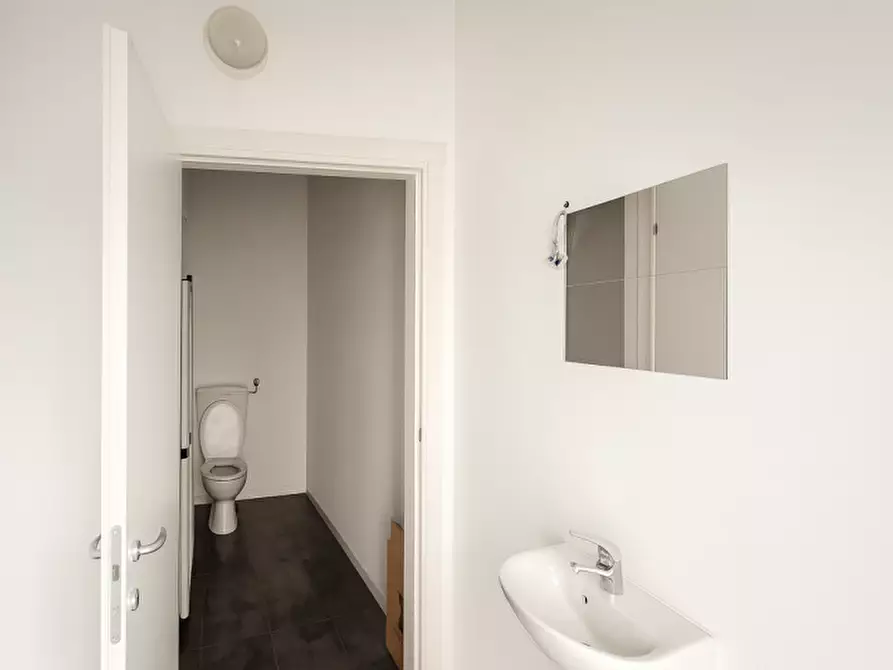 Immagine 3 di Negozio in affitto  in piazza severi a Padova