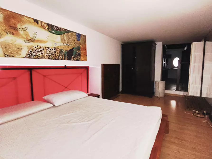 Immagine 5 di Appartamento in vendita  in Via delle Belle Arti a Bologna