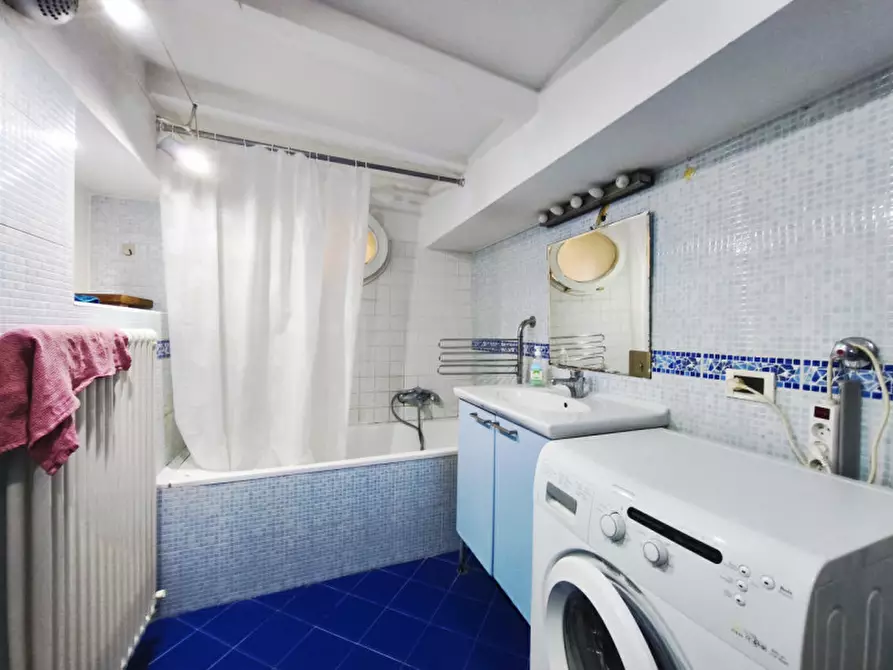 Immagine 19 di Appartamento in vendita  in Via delle Belle Arti a Bologna