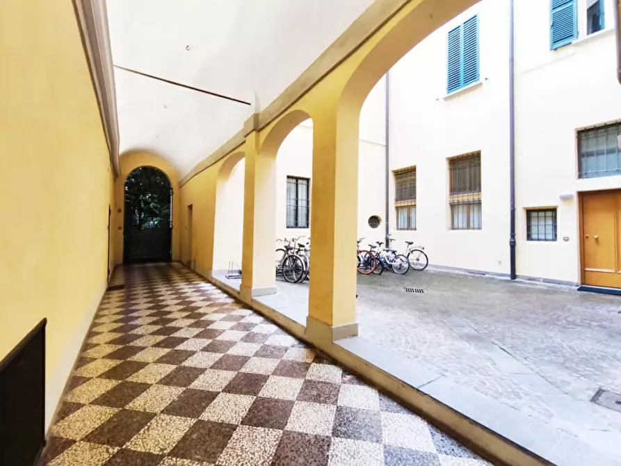 Immagine 25 di Appartamento in vendita  in Via delle Belle Arti a Bologna