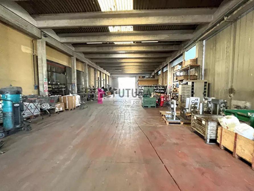 Immagine 5 di Capannone industriale in affitto  in via volta a Limena