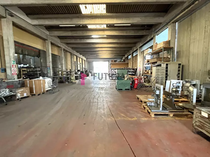 Immagine 7 di Capannone industriale in affitto  in via volta a Limena