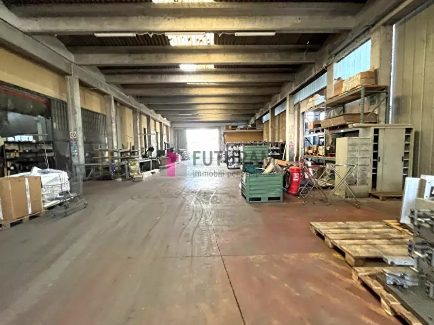Immagine 8 di Capannone industriale in affitto  in via volta a Limena