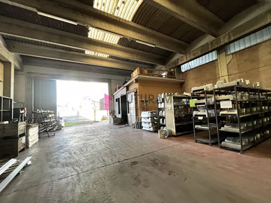 Immagine 10 di Capannone industriale in affitto  in via volta a Limena