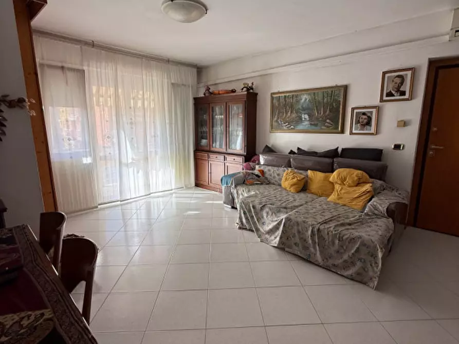 Immagine 4 di Appartamento in vendita  in Via delle Mimose a Senigallia