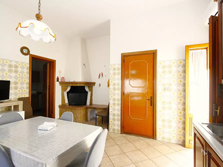 Immagine 4 di Appartamento in vendita  in Via Don Carlo Gnocchi a Parabita