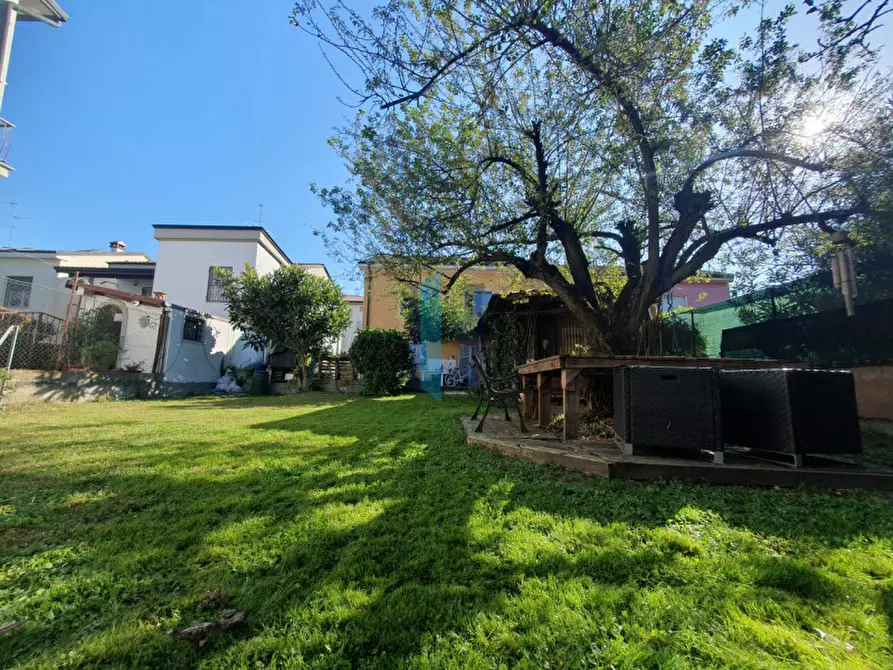 Immagine 1 di Casa bifamiliare in vendita  in Via Luigi Bay a Lodi