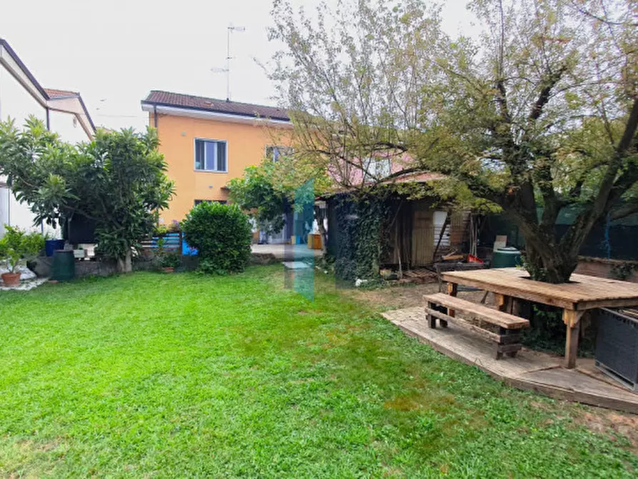Immagine 38 di Casa bifamiliare in vendita  in Via Luigi Bay a Lodi