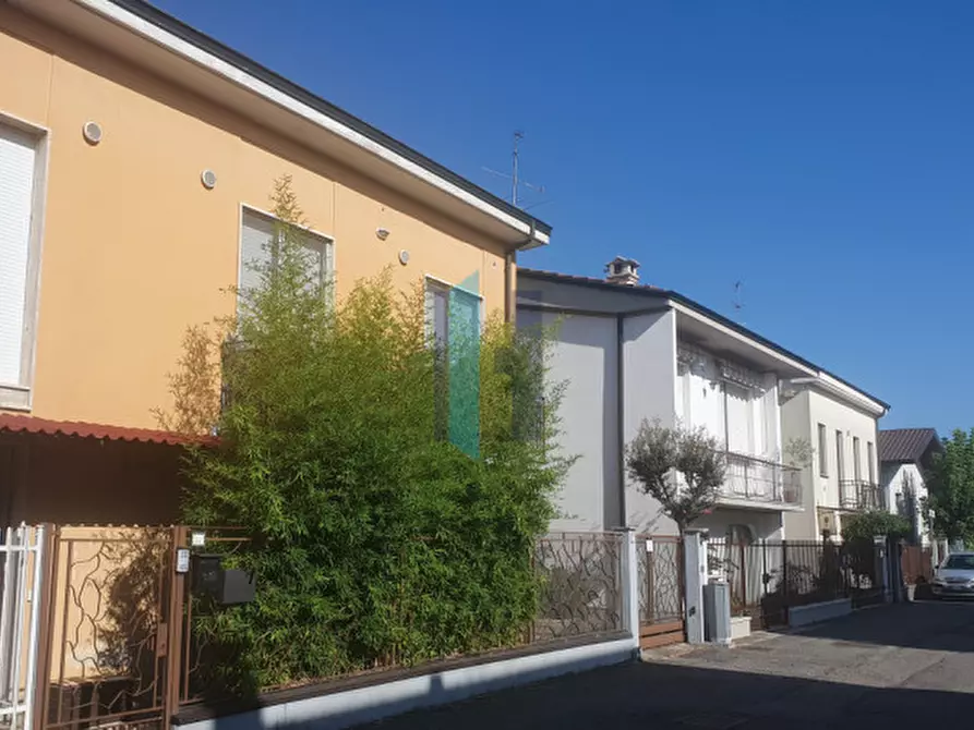Immagine 43 di Casa bifamiliare in vendita  in Via Luigi Bay a Lodi