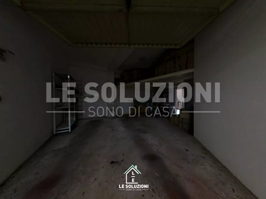 Immagine 2 di Garage in vendita  in Via Arrigo Boito a Putignano