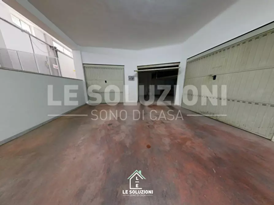 Immagine 7 di Garage in vendita  in Via Arrigo Boito a Putignano