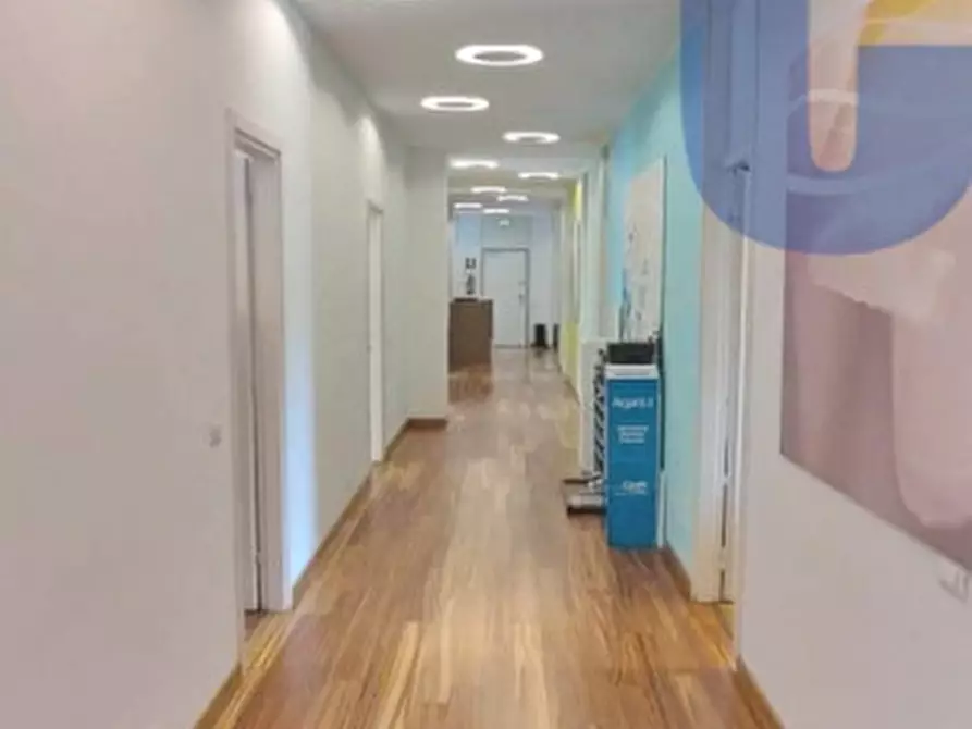 Immagine 10 di Ufficio in affitto  in VIA TURATI FILIPPO a Milano