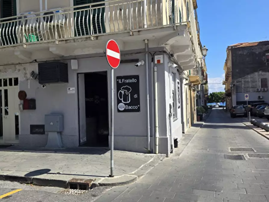 Immagine 3 di Negozio in vendita  in Via Matteo Nardi,44 a Milazzo