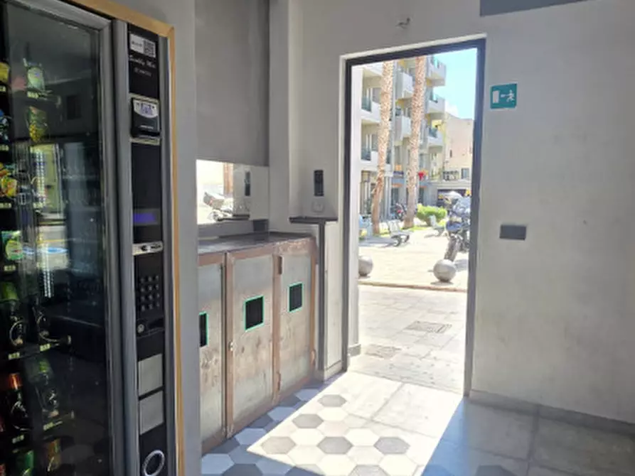 Immagine 7 di Negozio in vendita  in Via Matteo Nardi,44 a Milazzo