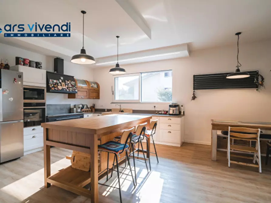 Immagine 3 di Villa in vendita  in Via Luigi Martelli a San Giovanni Lupatoto