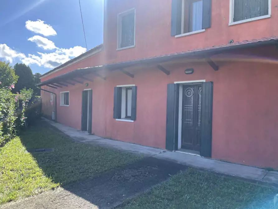 Immagine 12 di Villetta a schiera in vendita  in Via Giorgione a Asolo