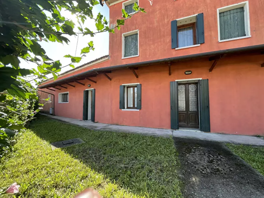 Immagine 14 di Villetta a schiera in vendita  in Via Giorgione a Asolo