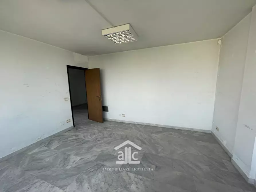 Immagine 11 di Ufficio in vendita  in viale otranto,65 a Lecce