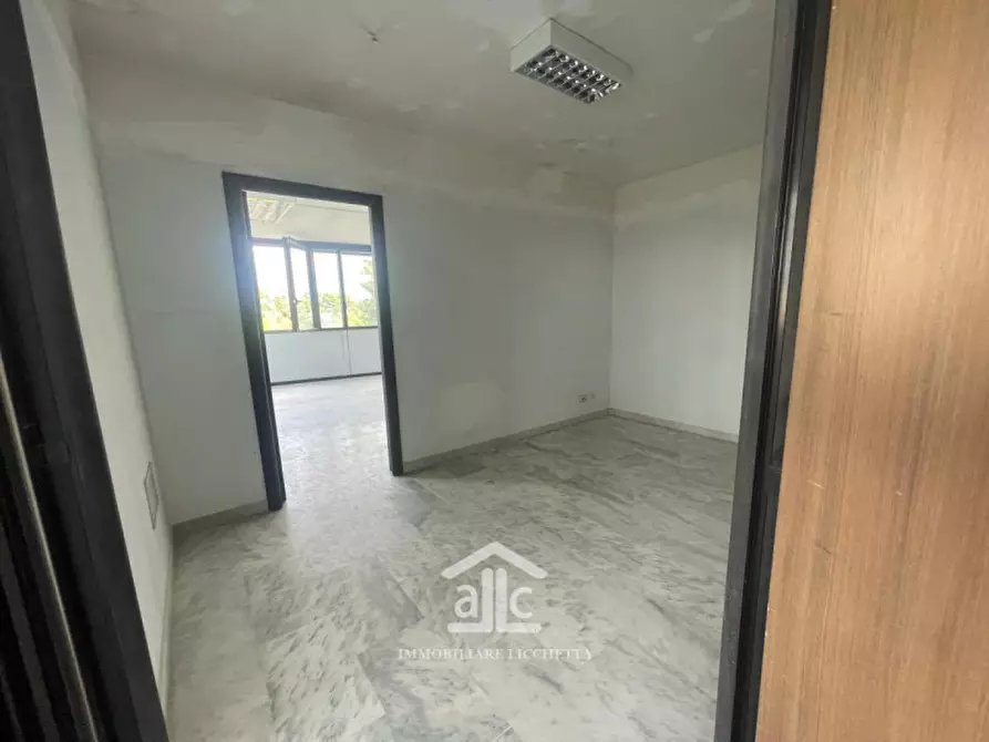 Immagine 14 di Ufficio in vendita  in viale otranto,65 a Lecce