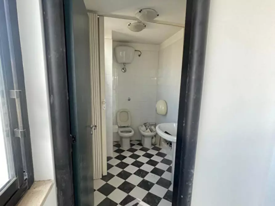 Immagine 20 di Ufficio in vendita  in viale otranto,65 a Lecce