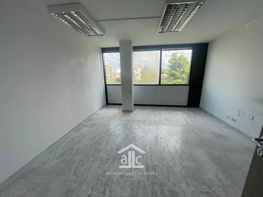 Immagine 26 di Ufficio in vendita  in viale otranto,65 a Lecce