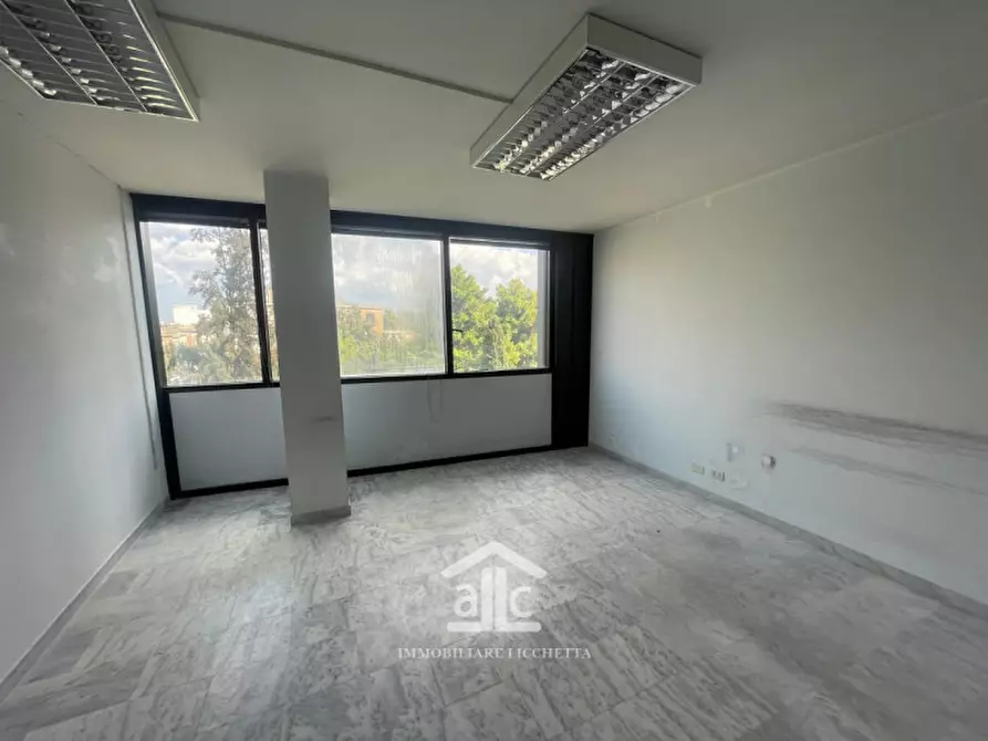 Immagine 27 di Ufficio in vendita  in viale otranto,65 a Lecce