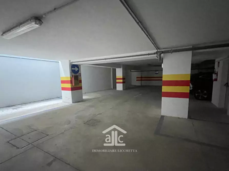 Immagine 43 di Ufficio in vendita  in viale otranto,65 a Lecce