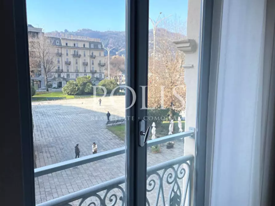 Immagine 15 di Ufficio in affitto  a Como