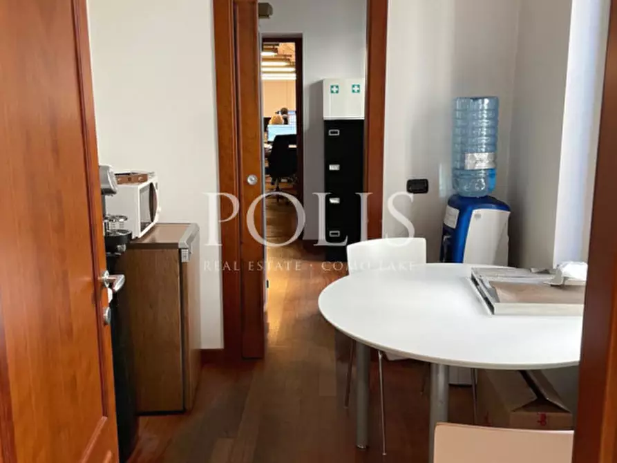 Immagine 16 di Ufficio in affitto  a Como