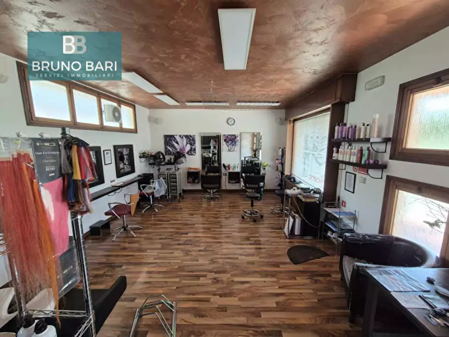 Immagine 6 di Negozio in affitto  in Via Manzoini 83 a Montereale Valcellina