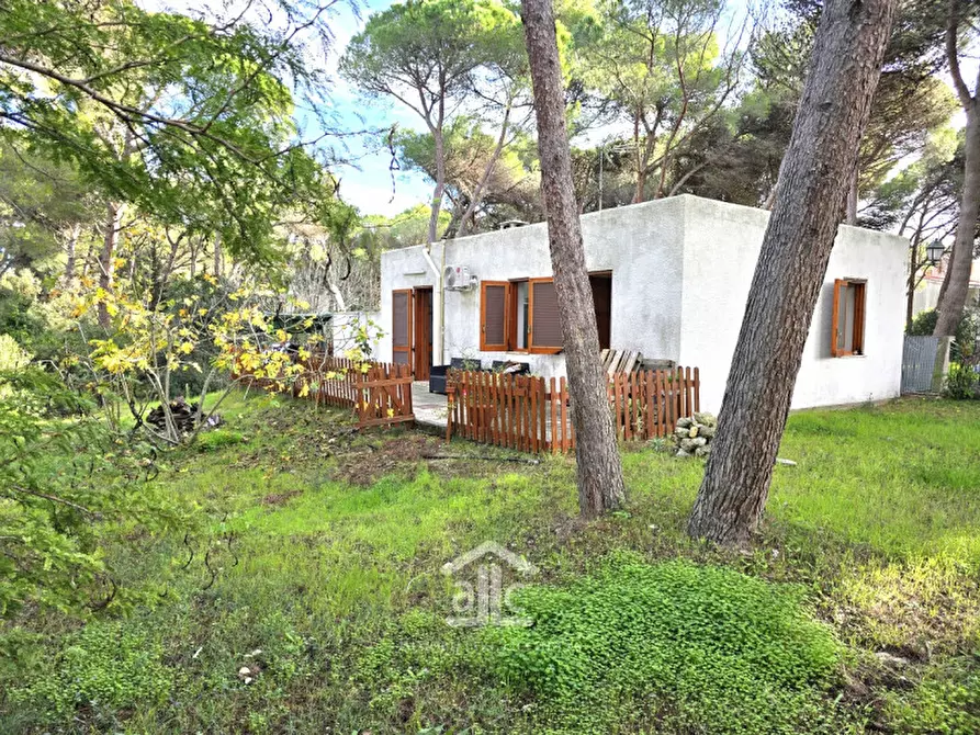 Immagine 1 di Villa in vendita  in Strada Provinciale S. Cataldo, 73029 Vernole LE a Vernole