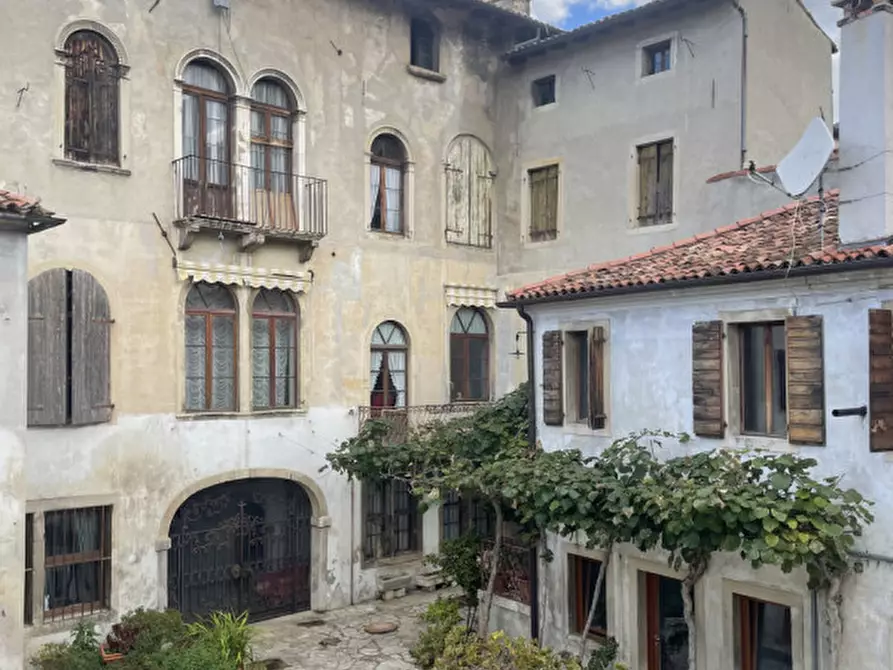 Immagine 2 di Casa indipendente in vendita  in Via Martiri della Libertà a Vittorio Veneto