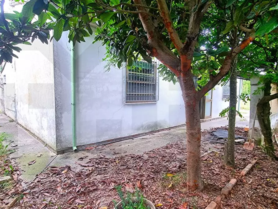 Immagine 15 di Casa indipendente in vendita  in TRAVERSAGNO 15 a Lugo