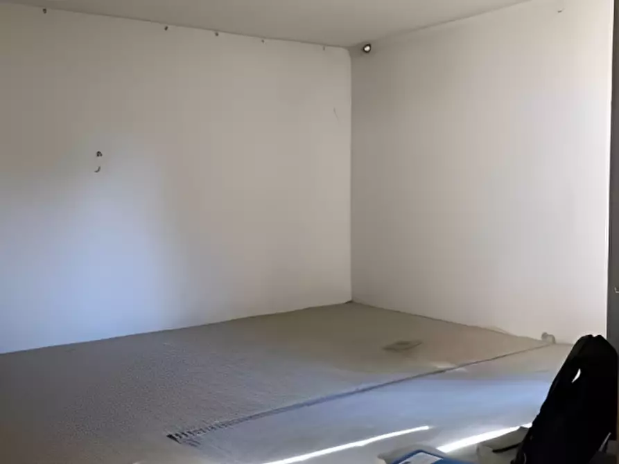 Immagine 2 di Magazzino in vendita  in Quartiere Borgo Rivo, Via del Rivo, 287 a Terni