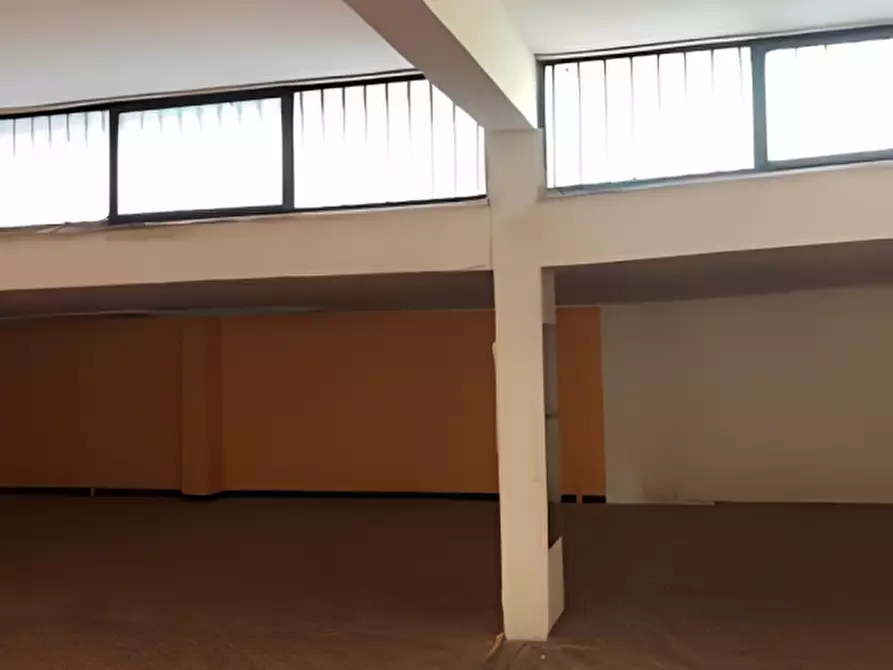 Immagine 3 di Magazzino in vendita  in Quartiere Borgo Rivo, Via del Rivo, 287 a Terni