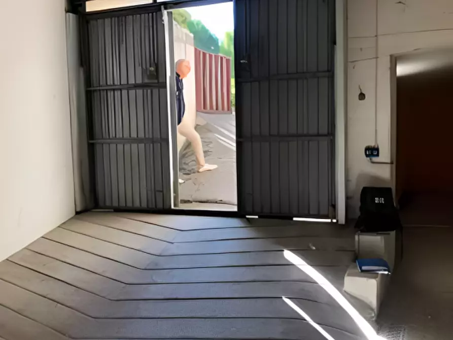 Immagine 6 di Magazzino in vendita  in Quartiere Borgo Rivo, Via del Rivo, 287 a Terni