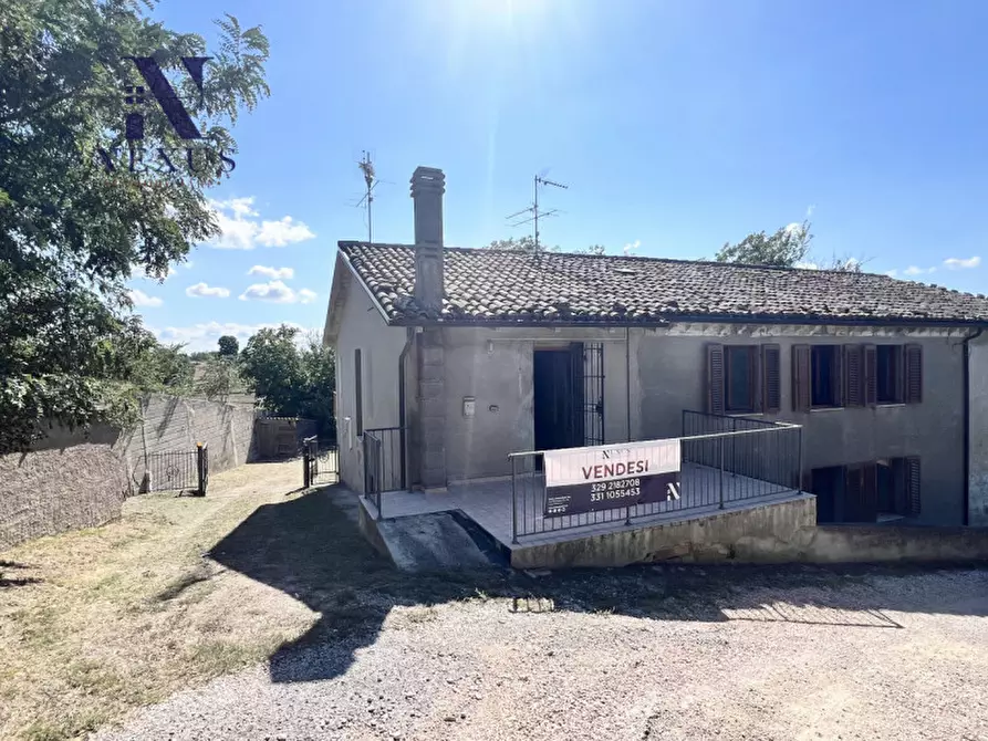 Immagine 1 di Casa bifamiliare in vendita  a Montefelcino