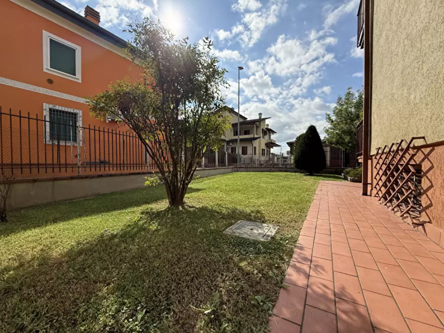 Immagine 9 di Appartamento in vendita  in Strada La Rizza a Castel D'azzano