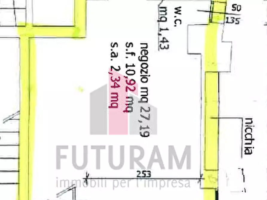 Immagine 2 di Negozio in affitto  a Camisano Vicentino