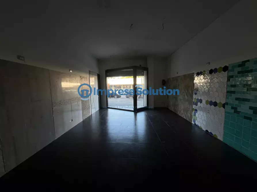 Immagine 17 di Negozio in affitto  in Viale John Fitzgerald Kennedy a Napoli