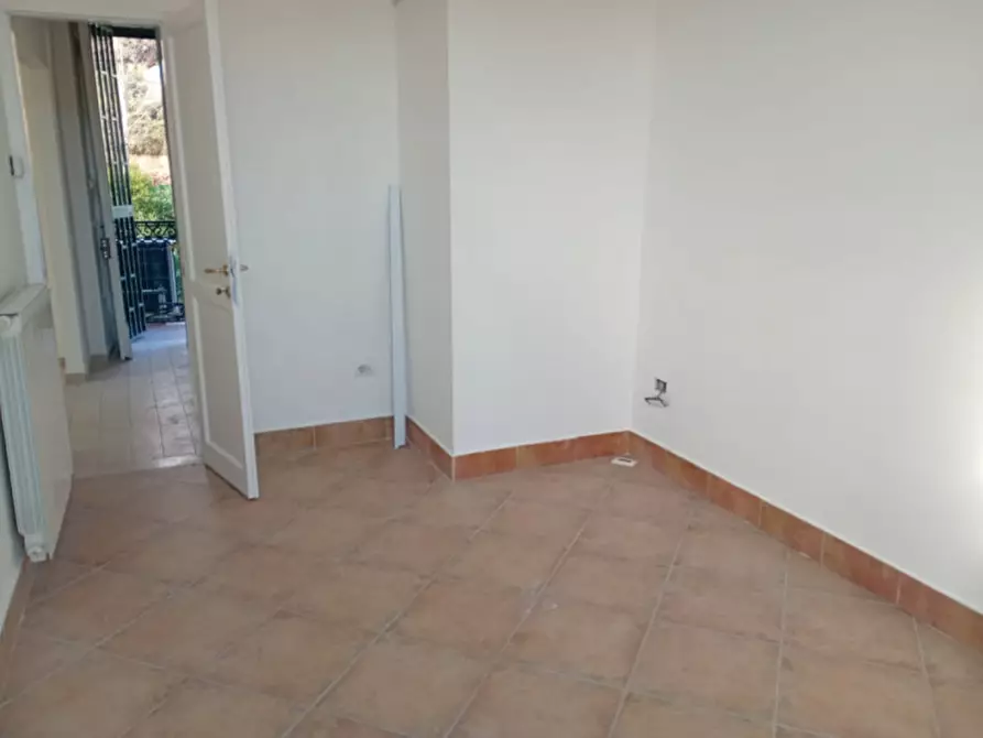 Immagine 50 di Appartamento in affitto  in Salita del Casale 33 a Napoli