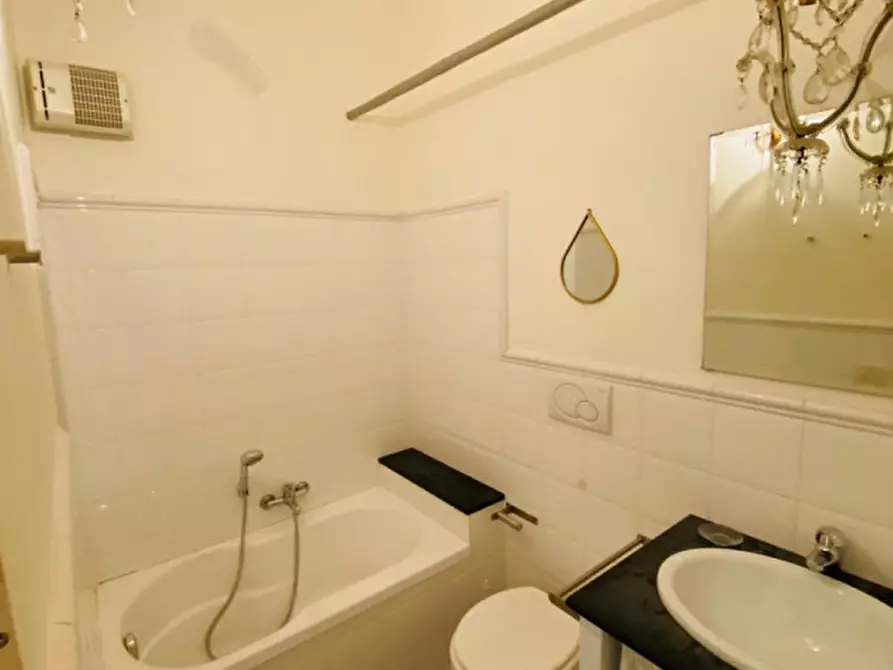 Immagine 13 di Appartamento in affitto  in vico malatti a Genova