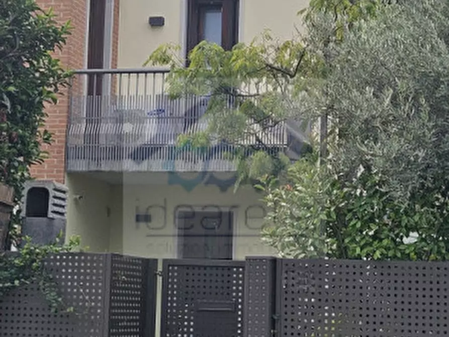 Immagine 3 di Casa bifamiliare in vendita  a Bussolengo