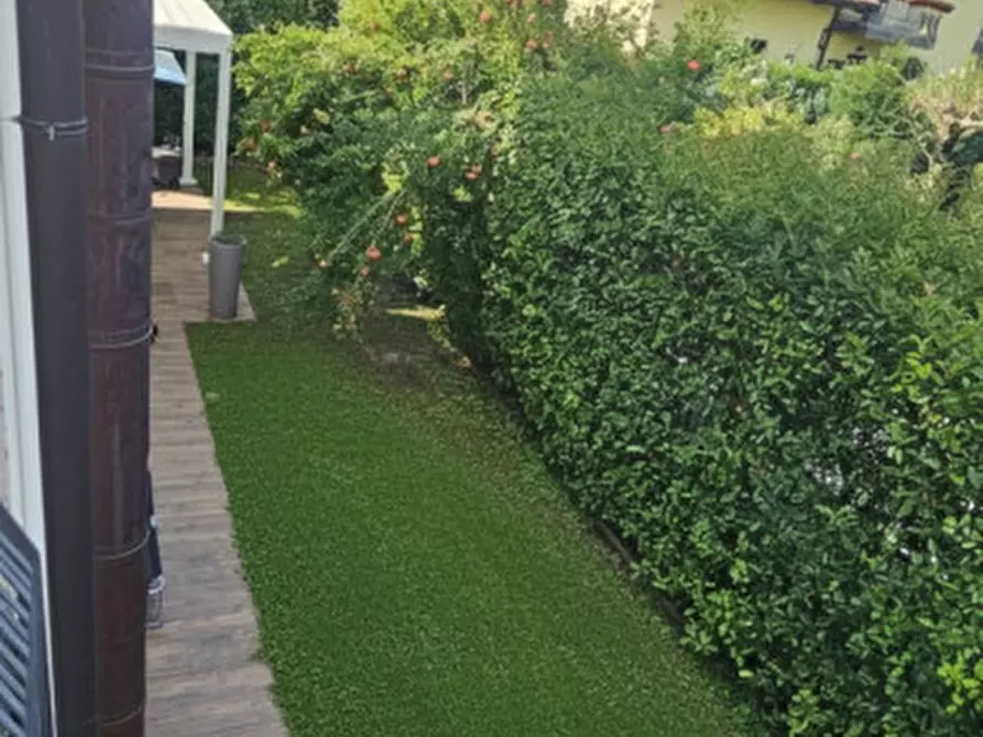 Immagine 6 di Casa bifamiliare in vendita  a Bussolengo