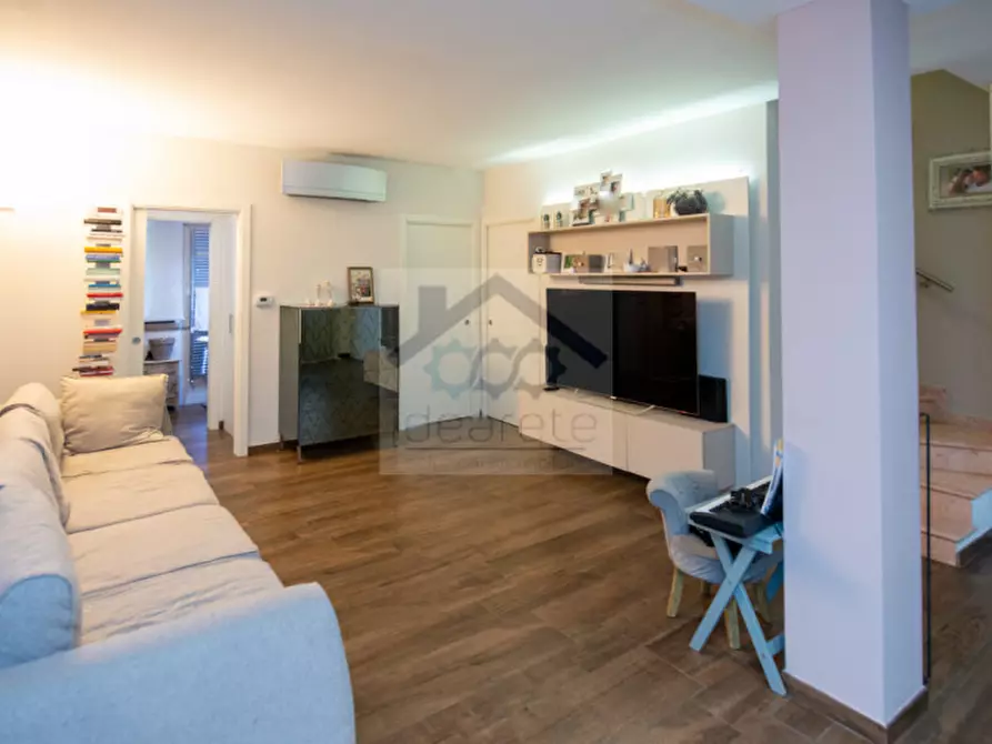 Immagine 10 di Casa bifamiliare in vendita  a Bussolengo