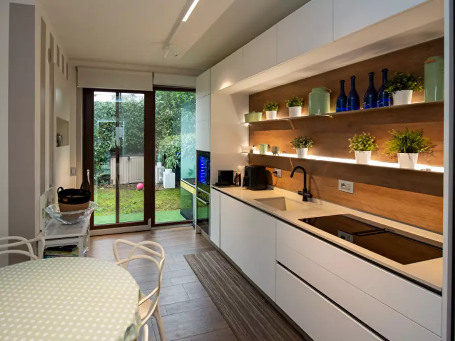 Immagine 11 di Casa bifamiliare in vendita  a Bussolengo